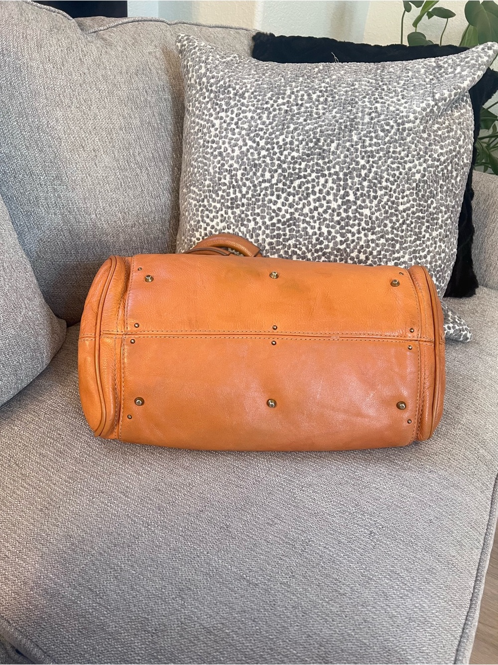 Chloe Paddington Camel Tan Leather Handbag with Gold Accents - Picture 5 of 11